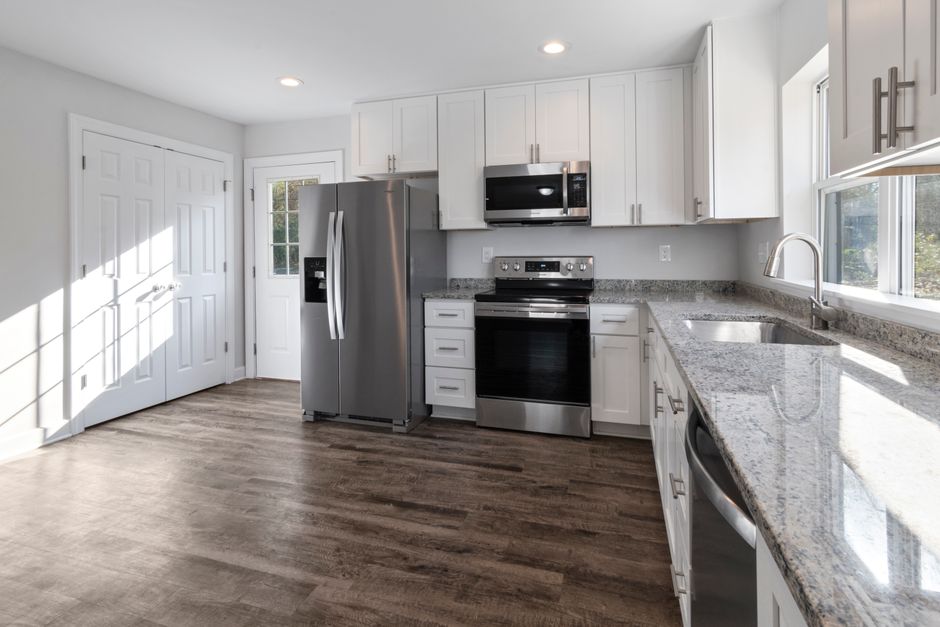 Modern renovated turnkey kitchen